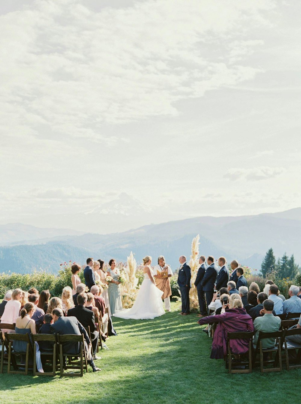 Hood River Wedding Venues That Spark Joy